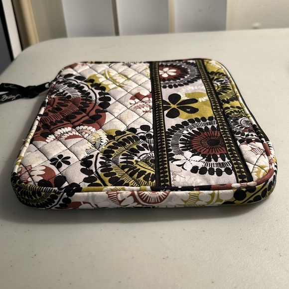Vera Bradley quilted fabric floral “Cocoa Moss” design iPad tablet cover sleeve - Picture 3 of 6
